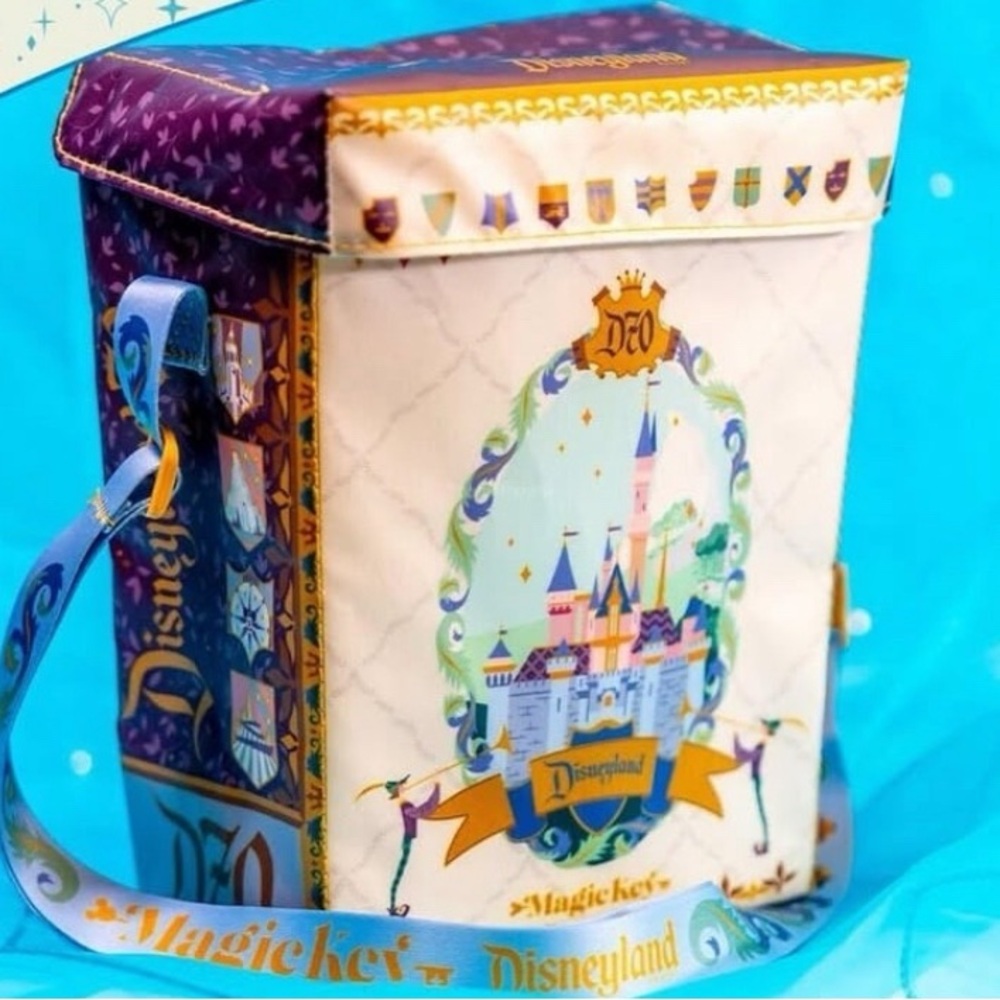 Disneyland Magic Key insulated Bag